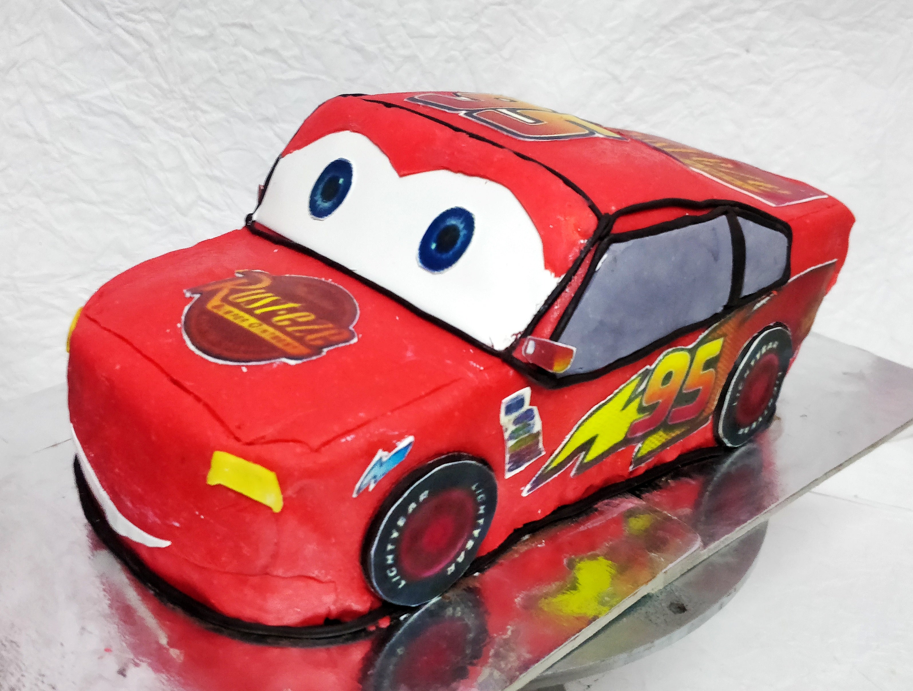 Lightning Mcqueen Cake at Rs 4700.00 | Theme Cake | ID: 25157572448